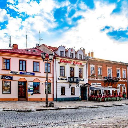 Gosciniec Asticus Bed and Breakfast Jarosław Exterior foto