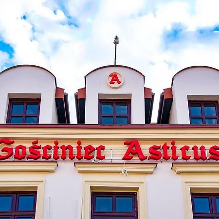 Gosciniec Asticus Bed and Breakfast Jarosław Exterior foto