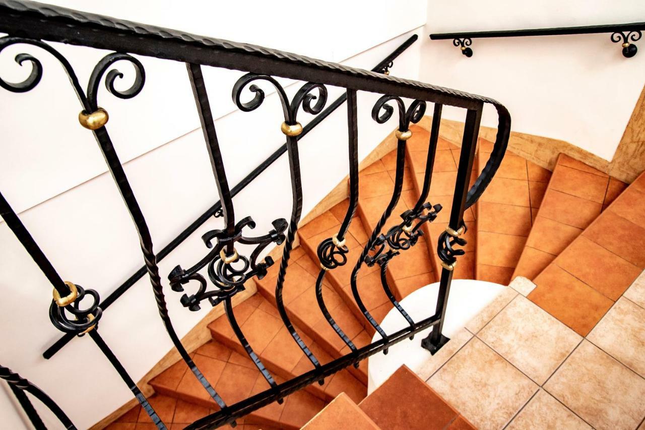 Gosciniec Asticus Bed and Breakfast Jarosław Exterior foto