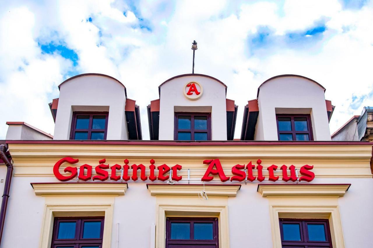 Gosciniec Asticus Bed and Breakfast Jarosław Exterior foto